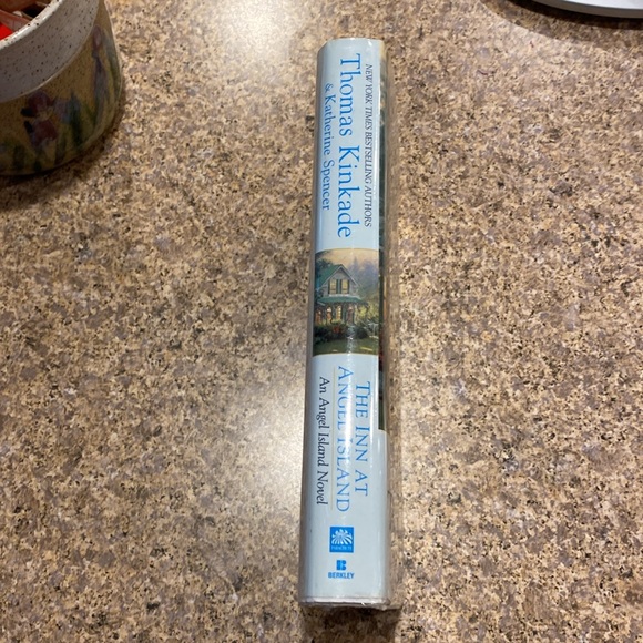 Thomas Kinkade & Katherine Spencer The Inn at Angel Island Hardcover Book - Picture 4 of 17